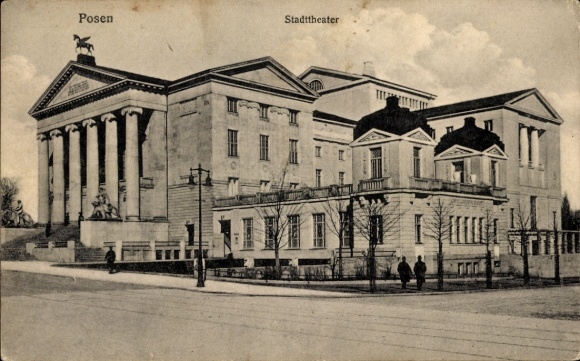 Ak Poznań Posen, Stadttheater in  Gebäude mit Säulen, Pferd auf dem Dach