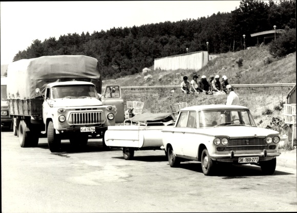 Foto Bulgarien, Straße Dragoman-Sofia, Autos, Lastwagen