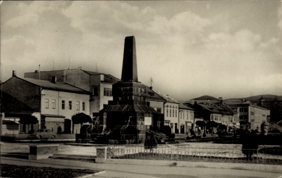 Ak Zvolen Altsohl Slowakei, Denkmal, Gebäude, Bäume, Straße, Zvolen