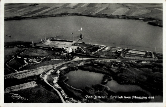 Ak Ilmenau in Thüringen, Fliegeraufnahme vom Freibad und Umgebung