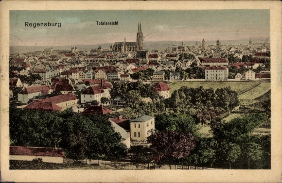 Ak Regensburg an der Donau Oberpfalz,  Totalansicht, Stadtansicht, viele Dächer, Kirchen, Landsch