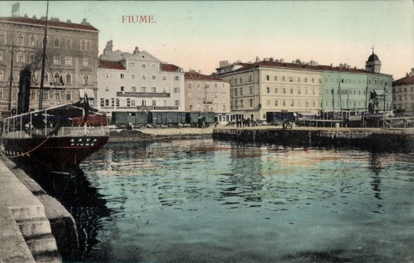 Ak Rijeka Fiume Kroatien,  Hafenansicht, Boote, Gebäude, Wasser